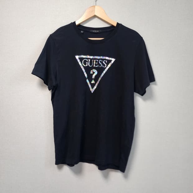 [90] 게스 삼각 로고 블랙 반팔 티셔츠