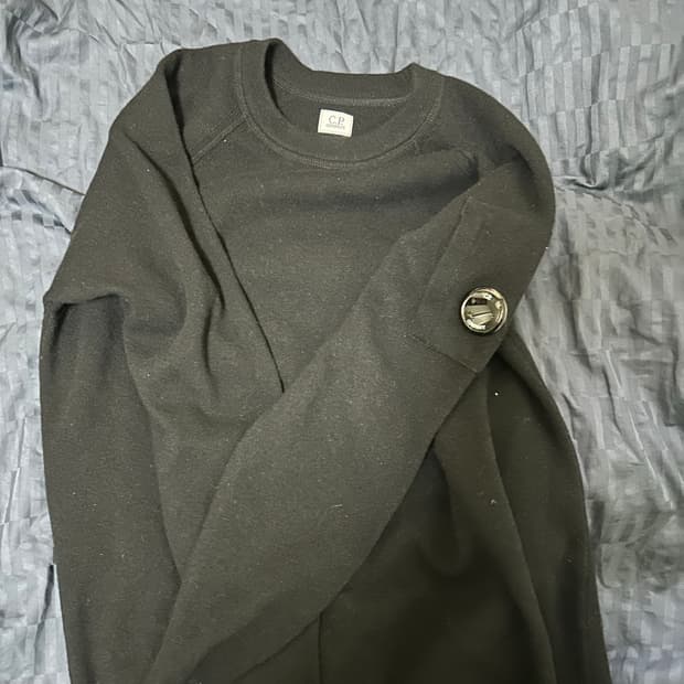 CP컴퍼니 블랙 렌즈 니트 xl