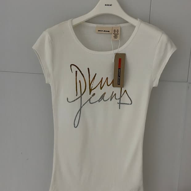 Dkny 반소매티 44,마른55 보관만한 새상품