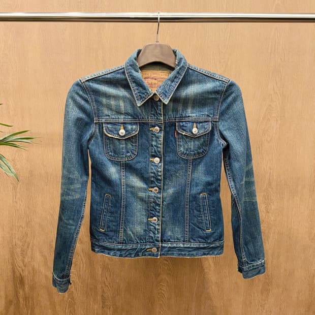 리바이스 슬림핏 데님 자켓 플랩 포켓 워싱 오렌지 스티치 디테일 진청