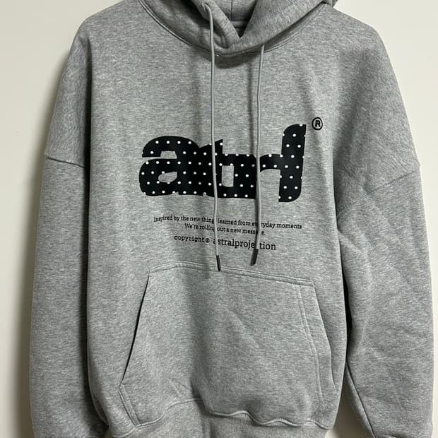 ATRL 도트 레터링 오버핏 와이드 숄더 후디_멜란지