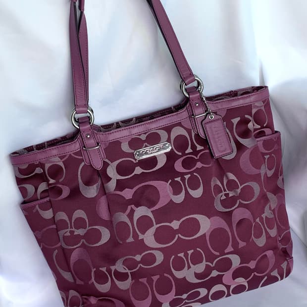 🍷 S급 Coach 코치 와인컬러 숄더백