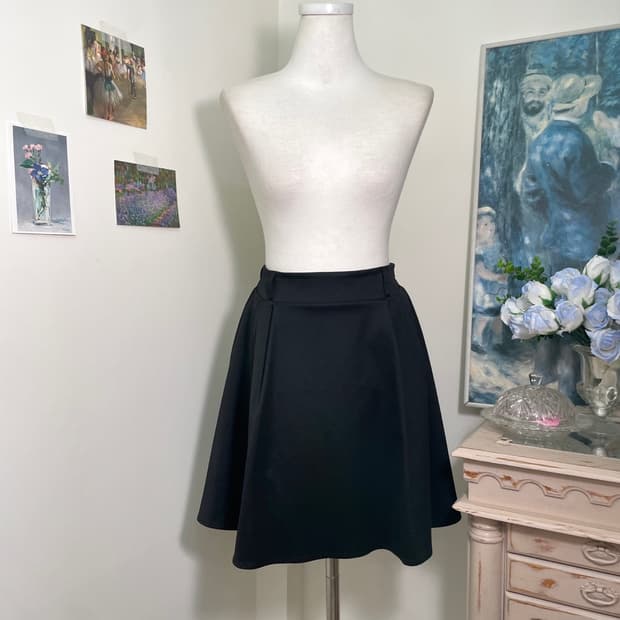 black pleats back banidng midi skirt