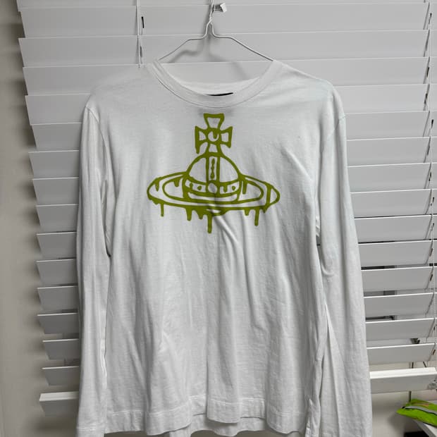 비비안웨스트우드 롱슬리브