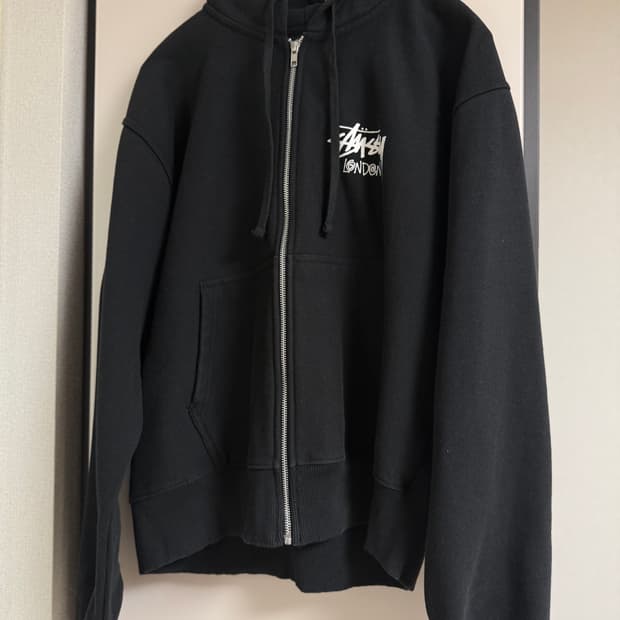 스투시 런던 후드집업 m사이즈 판매합니다 
