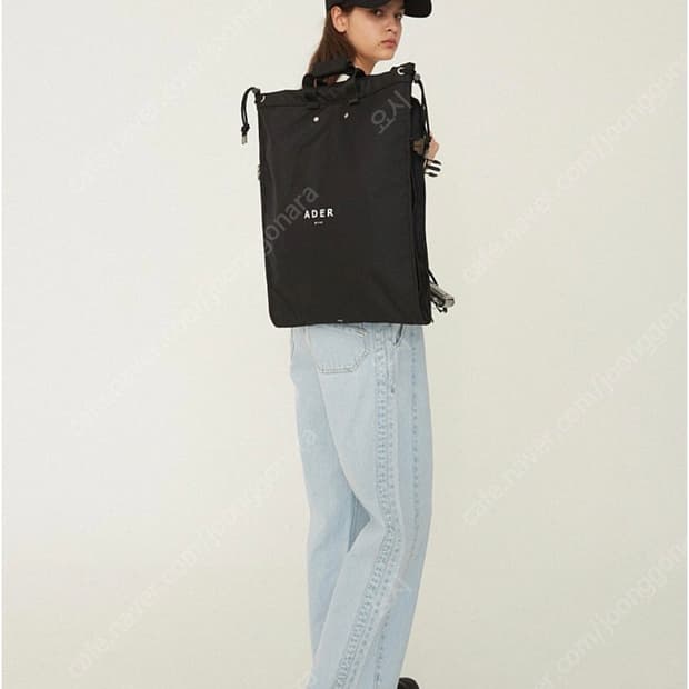 아더에러 19ss 수트 케이스 가방