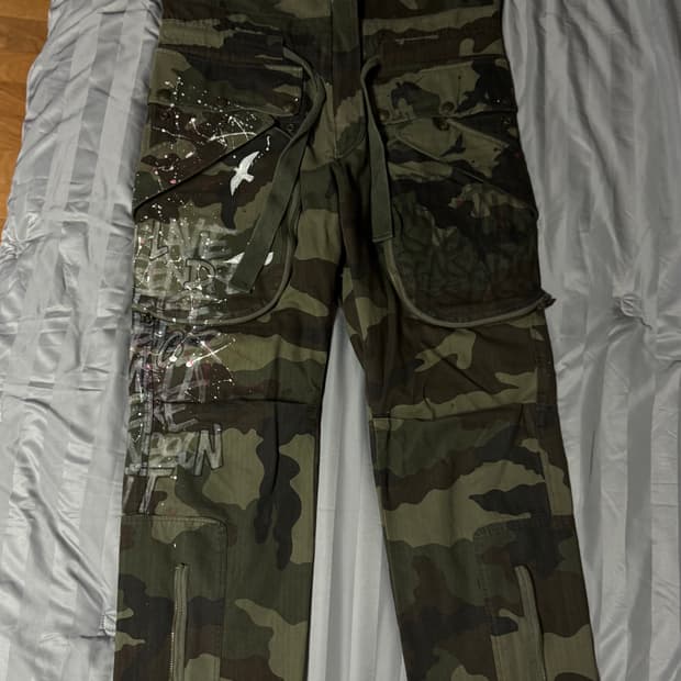 [M] 페이스커넥션 카모 페인팅 카고팬츠