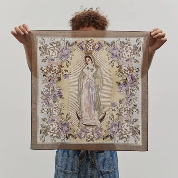 캐피탈 마리아 브라운 반다나