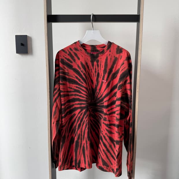 슈프림 스몰 박스 로고 탭 타이다이 