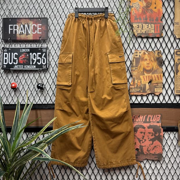 나이키 스트링 카고 팬츠 사이드 빅포켓 포인트 브라운