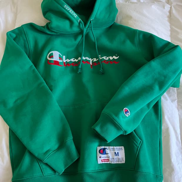 슈프림과 챔피온 스크립트 후드 스웨트셔츠