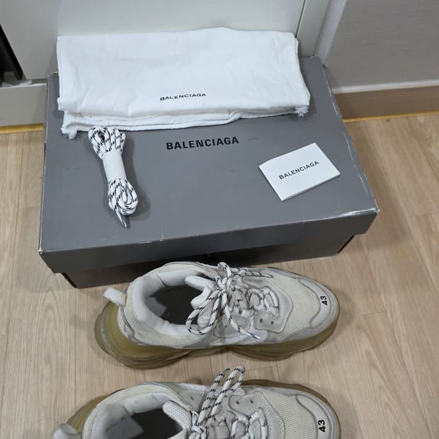 발렌시아가 트리플S 클리어솔 43 풀박스