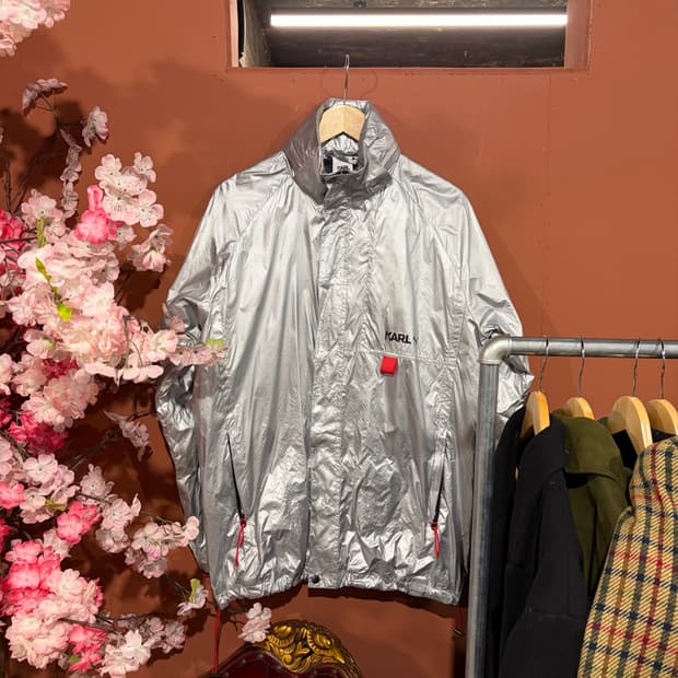 푸마x칼라거펠트 메탈릭 윈드브레이크 바람막이