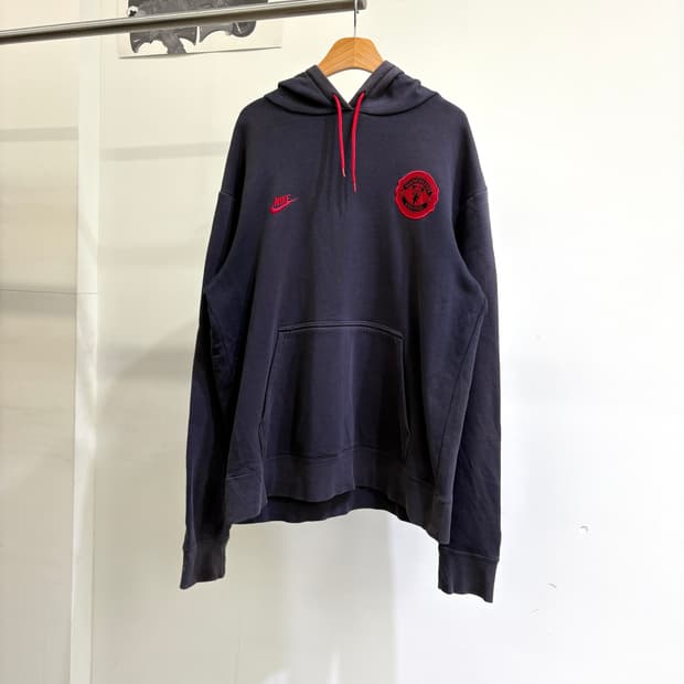 NIKE 후드티셔츠