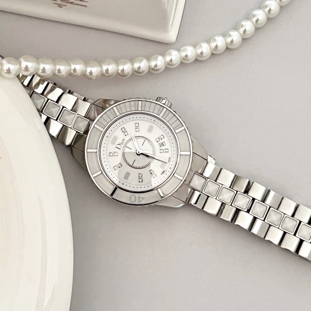 Dior 화이트 크리스탈 12p 다이아 디올 여성 시계