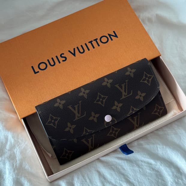 루이비통 모노그램 에밀리 장지갑