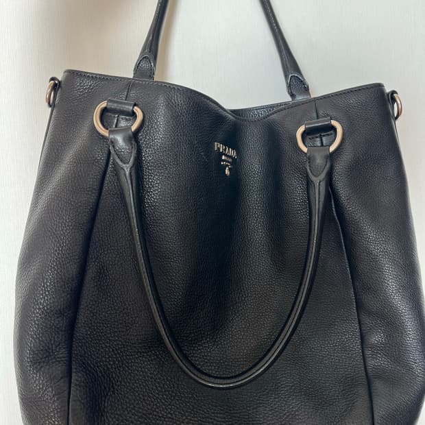 빈티지 프라다 가죽 토트백 판매