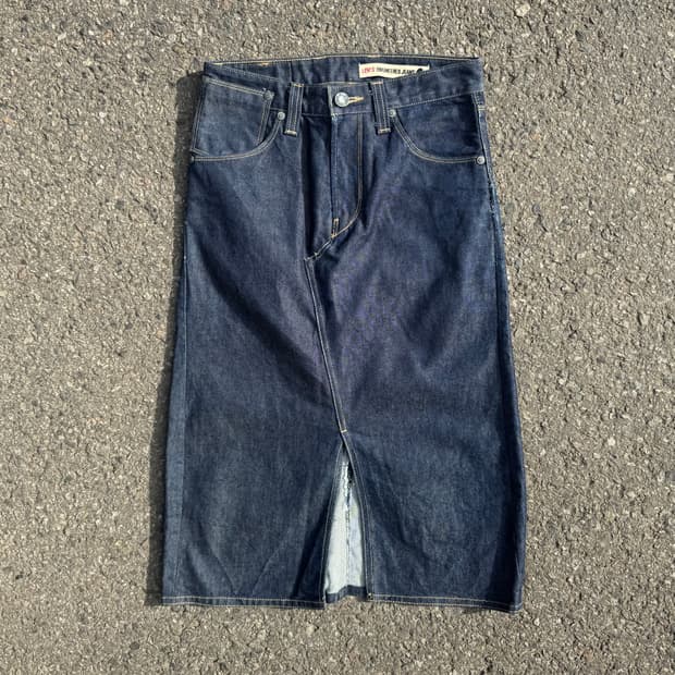 리바이스 엔지니어드 절개 데님 롱스커트