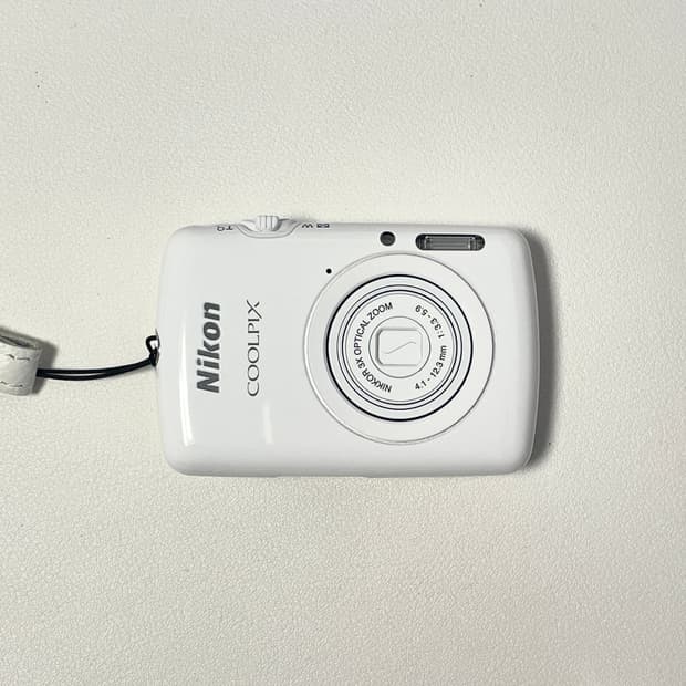 니콘 쿨픽스 Nikon coolpix s01 화이트