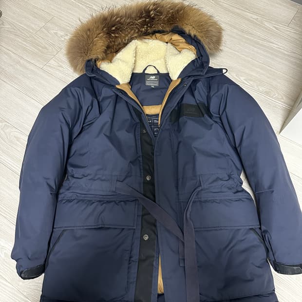 뉴발란스 카메라맨 구스다운패딩 M사이즈