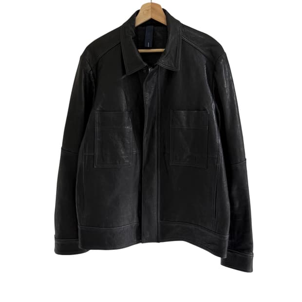 코모도 바코드 프린팅 카우 레더 자켓