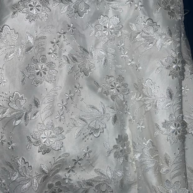 화이트 미디 치마 