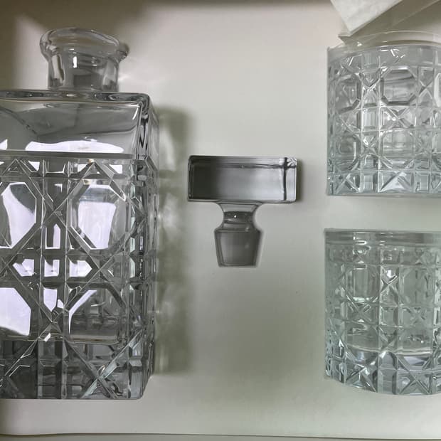 디올 위스키 디캔터 & 유리잔 세트 새제품