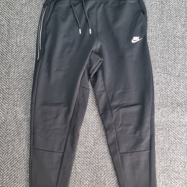 NIKE — 블랙 테크 플리스 조거 팬츠