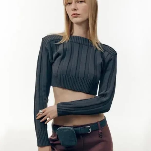 로우클래식 보트넥 크롭니트