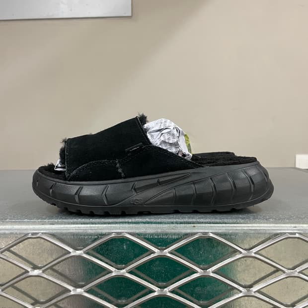 어그 웨스트사이더 슬라이드 240