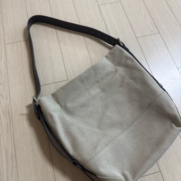 르메르 벨티드 토트백