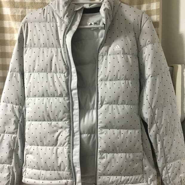 아디다스 도트 경량 패딩