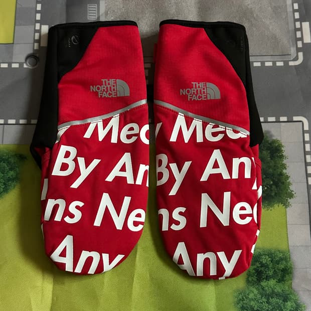 슈프림 x 노스페이스 윈터 러너 글로브 S 레드 15FW