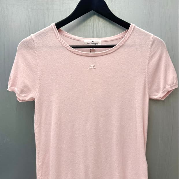 Courreges 꾸레쥬 연핑크색상 AC 로고 반팔 니트 티셔츠