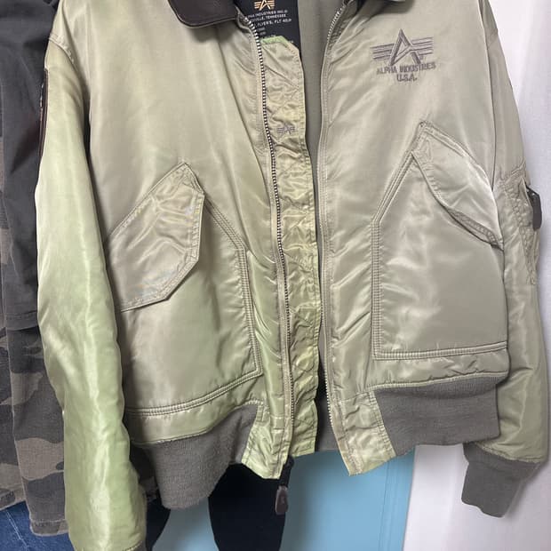 알파인더스트리 MA-1 플라이트 자켓 연카키