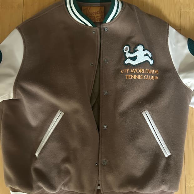 반디더핑크 테니스 바시티