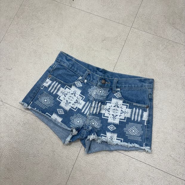 빈티지 에스닉 패턴 데님 핫팬츠