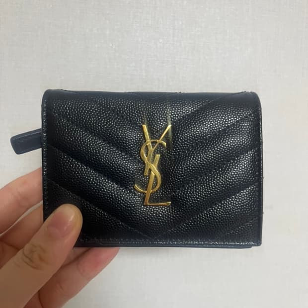 생로랑 마틀라세 반지갑 블랙 금장(풀박스)(거의 새상품)(정품)