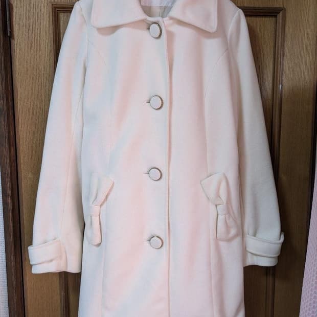 리즈리사 화이트 리본 미들 코트