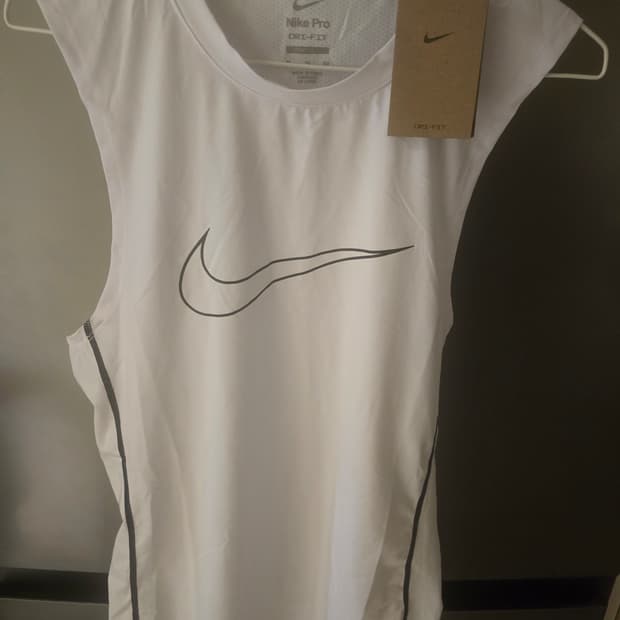 나이키프로 민소매 105