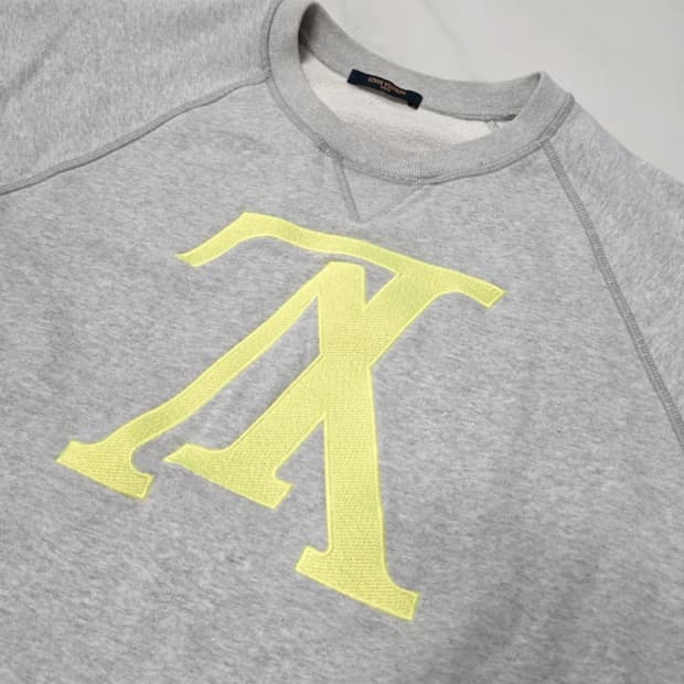 정품 루이비통 업사이드다운 형광 회색 맨투맨 100