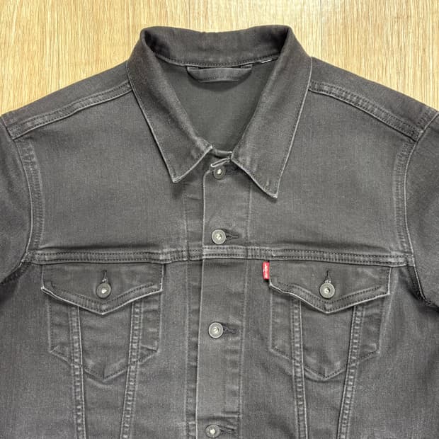 리바이스 / 블랙 데님자켓 / M사이즈 (95~100)