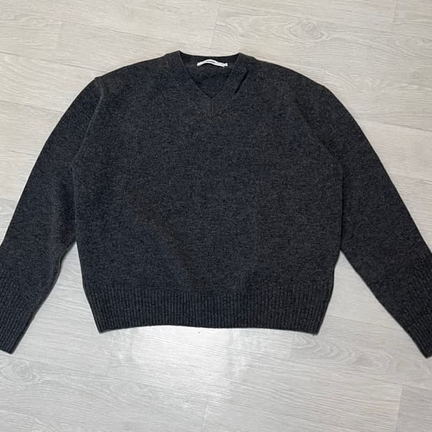 윈더 SLIT MERINO WOOL V-NECK SWEATER L사이즈
