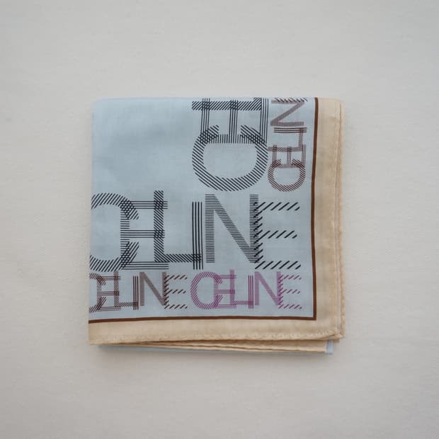 셀린느 CELINE 타이포 손수건