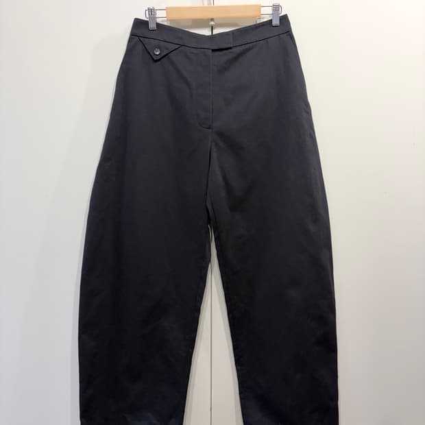 25FW 렉토 하이라이즈 커브드 레그 팬츠