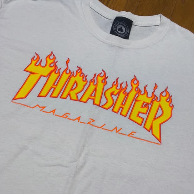 [L] 트래셔(THRASHER) 불꽃 로고 티셔츠