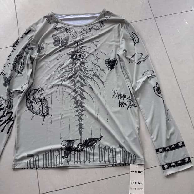 SECOND SKIN 두 번째 피부