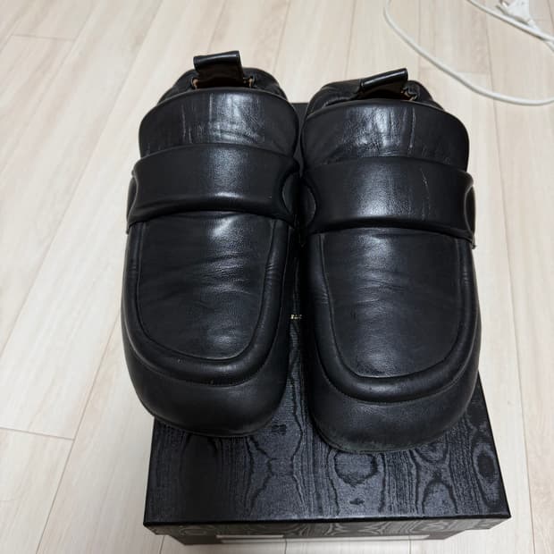 드리스반노튼 패디드로퍼 블랙 44