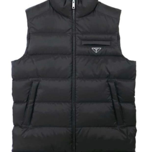 프라다 리나일론 패딩 베스트(48)구매원합니다!