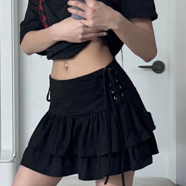 ༒ Side eyelet skirt